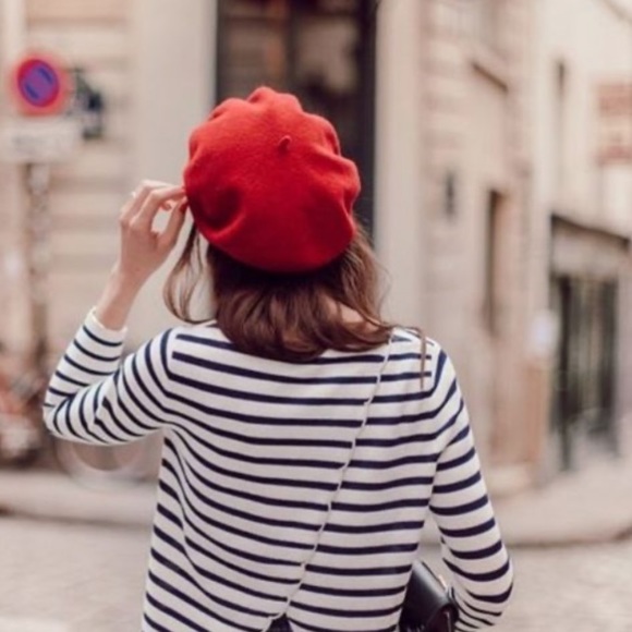 MULTIPLE COLORS AVAILABLE 😍HELLO KITTY OR MY MELODY WOOL BERET - Picture 4 of 8